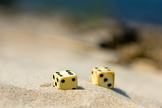 dice-on-beach60